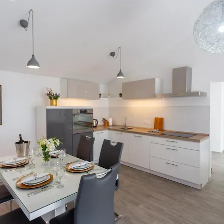 Melki For 12 People With Private Pool