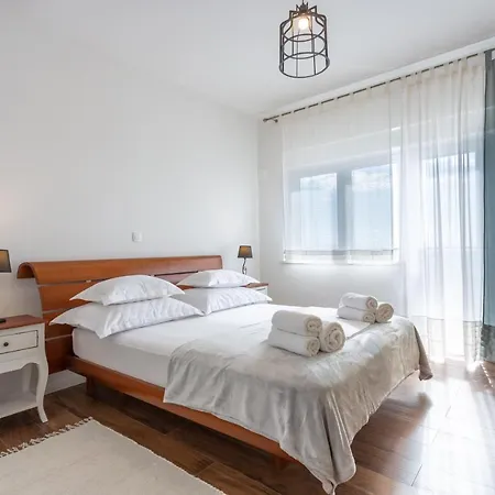 Melki For 12 People With Private Pool Klis