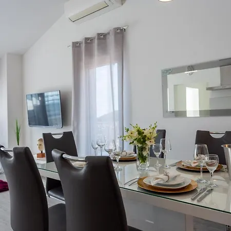 Melki For 12 People With Private Pool Willa *