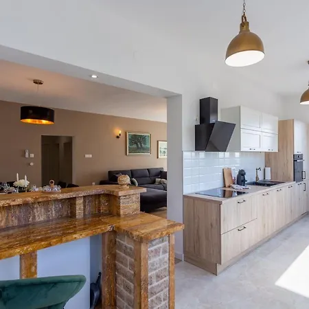 Willa Melki For 12 People With Private Pool