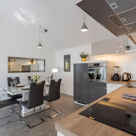 Melki For 12 People With Private Pool *