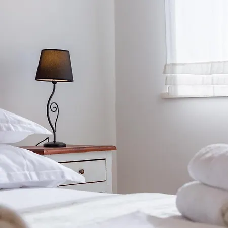 Willa Melki For 12 People With Private Pool