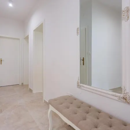 Melki For 12 People With Private Pool *