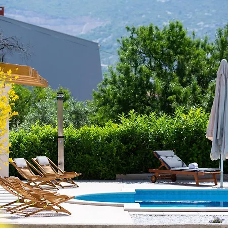 Melki For 12 People With Private Pool Klis