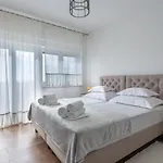 Melki For 12 People With Private Pool Villa