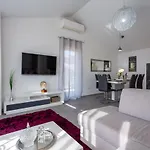 Melki For 12 People With Private Pool