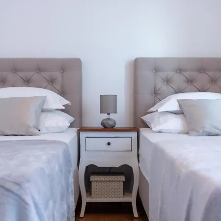 Melki For 12 People With Private Pool