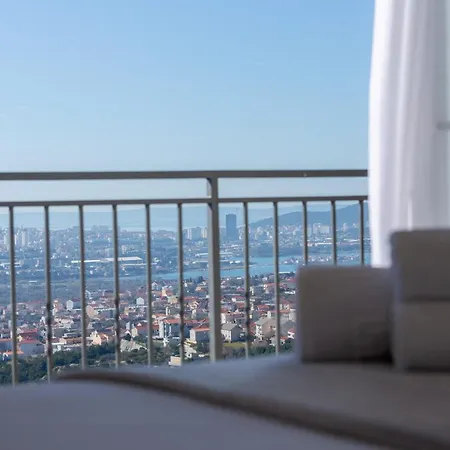 Melki For 12 People With Private Pool *