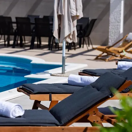 Melki For 12 People With Private Pool Vila