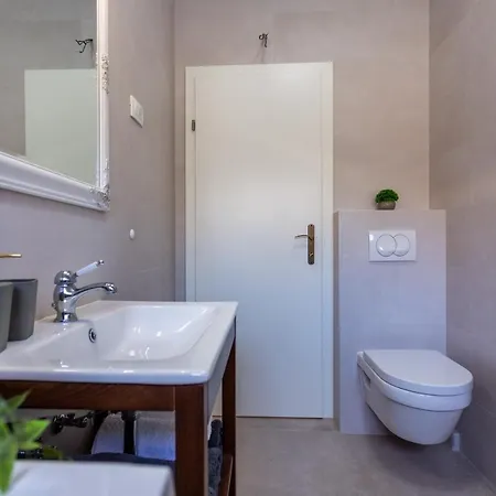 Melki For 12 People With Private Pool Villa