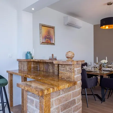 Melki For 12 People With Private Pool Villa