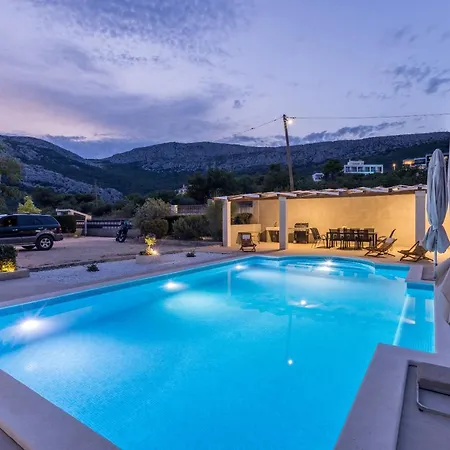 Melki For 12 People With Private Pool Villa *