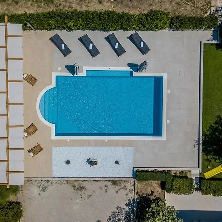 Melki For 12 People With Private Pool Villa *