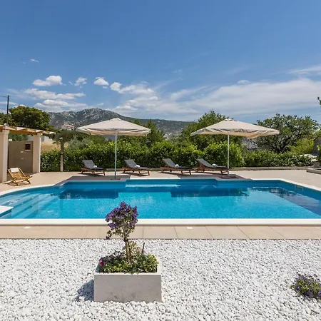 Melki For 12 People With Private Pool * Klis