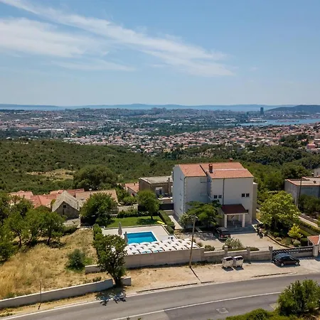 Willa Melki For 12 People With Private Pool *