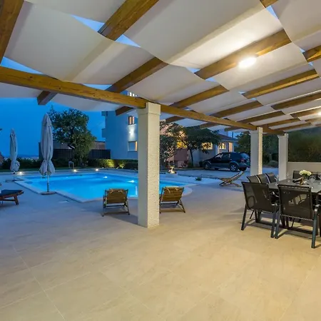 Villa Melki For 12 People With Private Pool Klis
