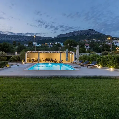 Melki For 12 People With Private Pool * Klis