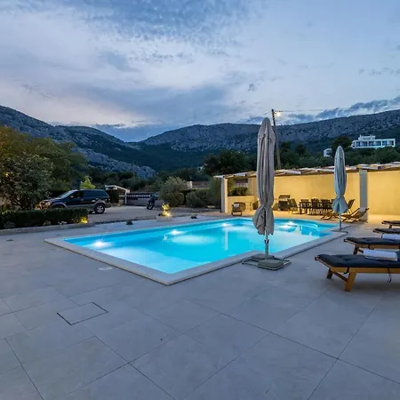 Villa Melki For 12 People With Private Pool *