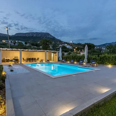 Villa Melki For 12 People With Private Pool *